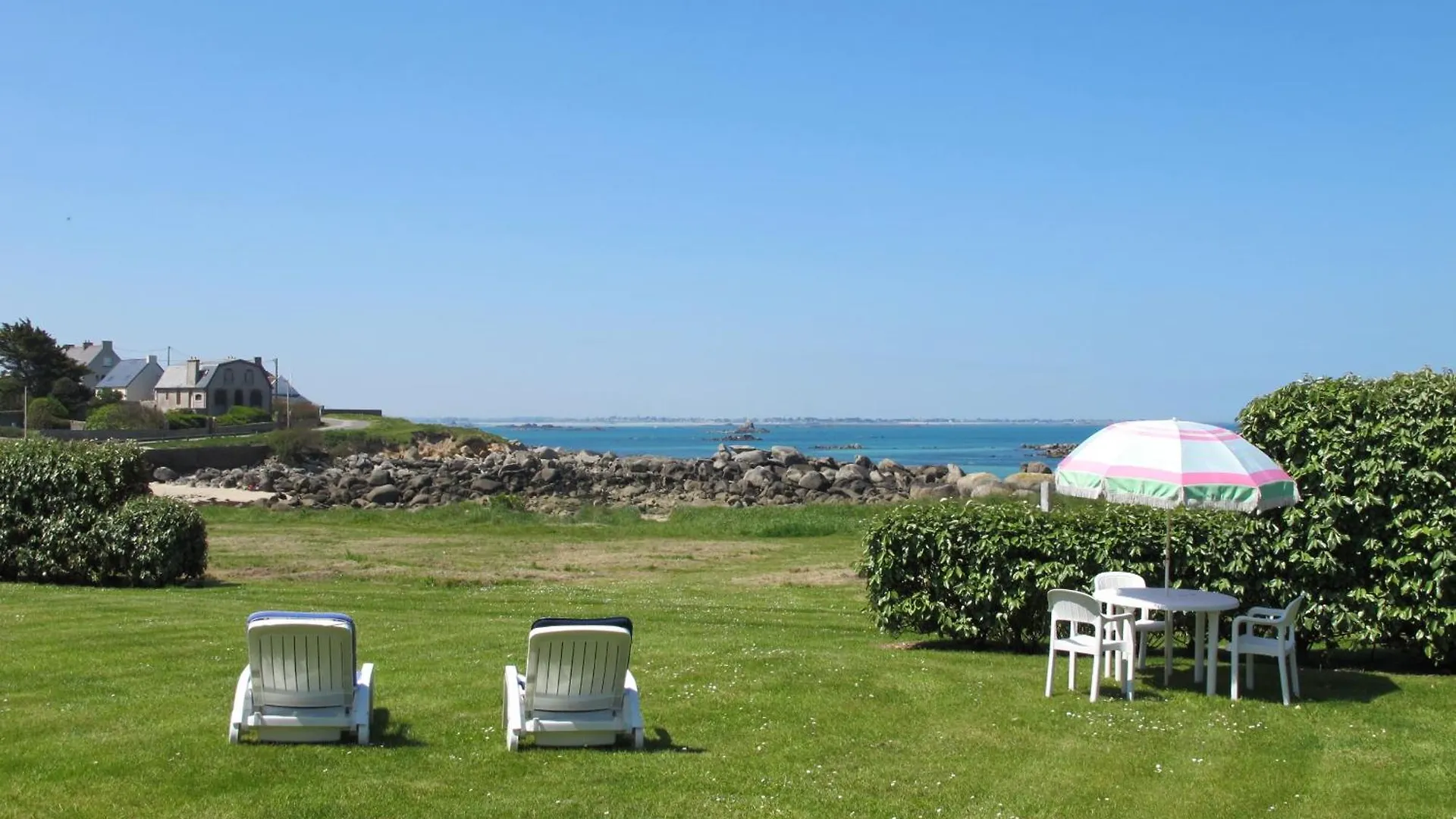 Maison Reposante Face A La Mer Avec Acces Plage Plouescat